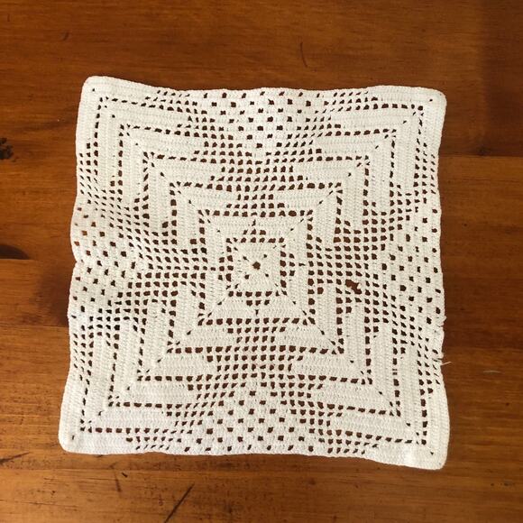 Set of 4 Westwater Enterprises Crochet Doily White Round Square Heart Shape - Picture 8 of 11